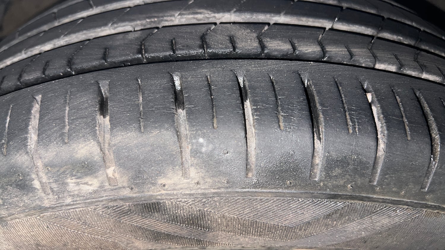 Used 2021 Toyota Glanza V CVT Petrol Automatic tyres LEFT FRONT TYRE TREAD VIEW