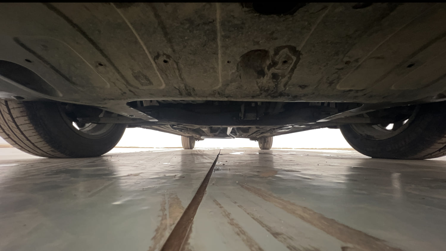 Used 2019 Hyundai Elite i20 Sportz Plus 1.2 Petrol Manual extra FRONT LEFT UNDERBODY VIEW
