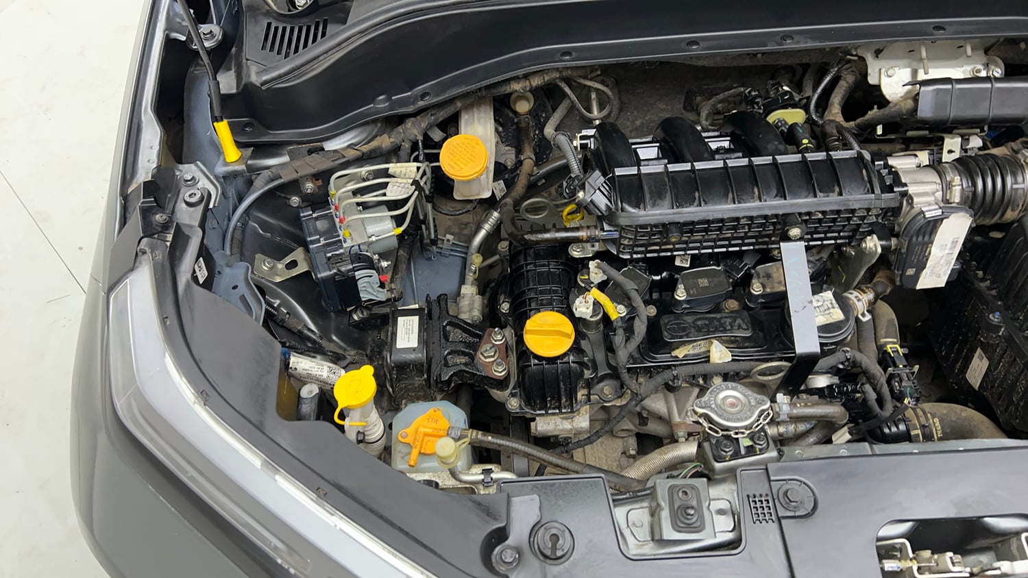 Used 2023 Tata Punch Adventure MT Petrol Manual engine ENGINE RIGHT SIDE VIEW