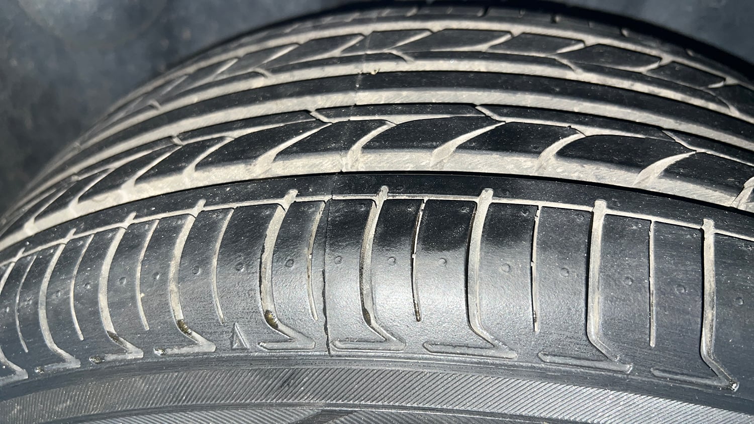 Used 2022 Volkswagen Polo Comfortline 1.0L MPI Petrol Manual tyres RIGHT REAR TYRE TREAD VIEW
