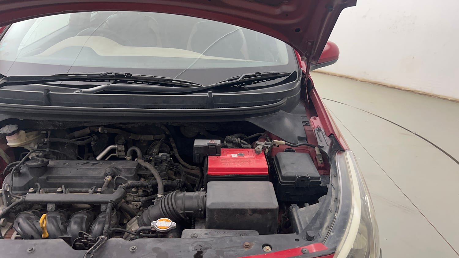 Used 2015 Hyundai Elite i20 Magna 1.2 Petrol Manual engine ENGINE LEFT SIDE HINGE & APRON VIEW