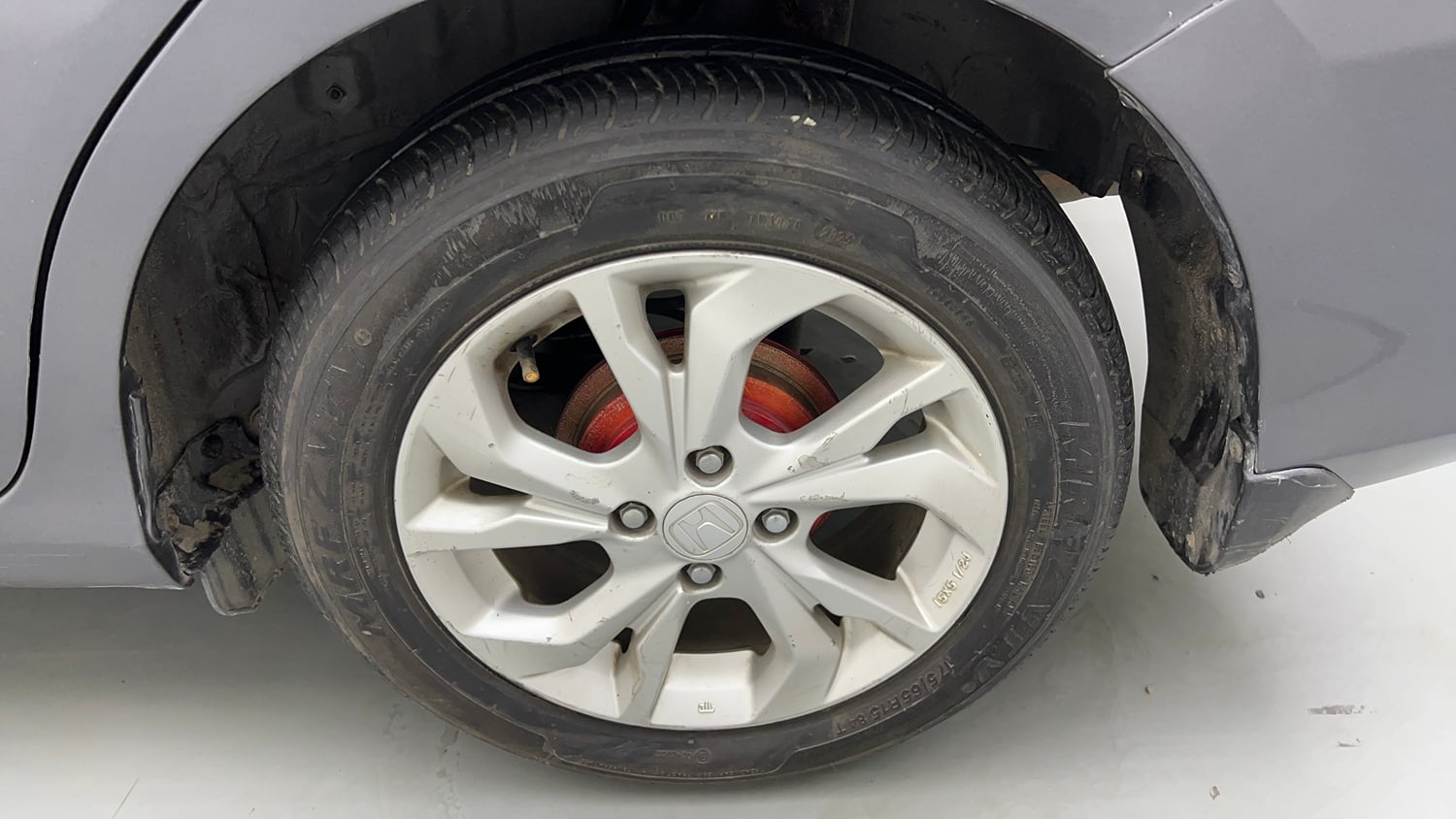 Used 2018 Honda Amaze 1.5 V CVT Diesel Diesel Automatic tyres LEFT REAR TYRE RIM VIEW