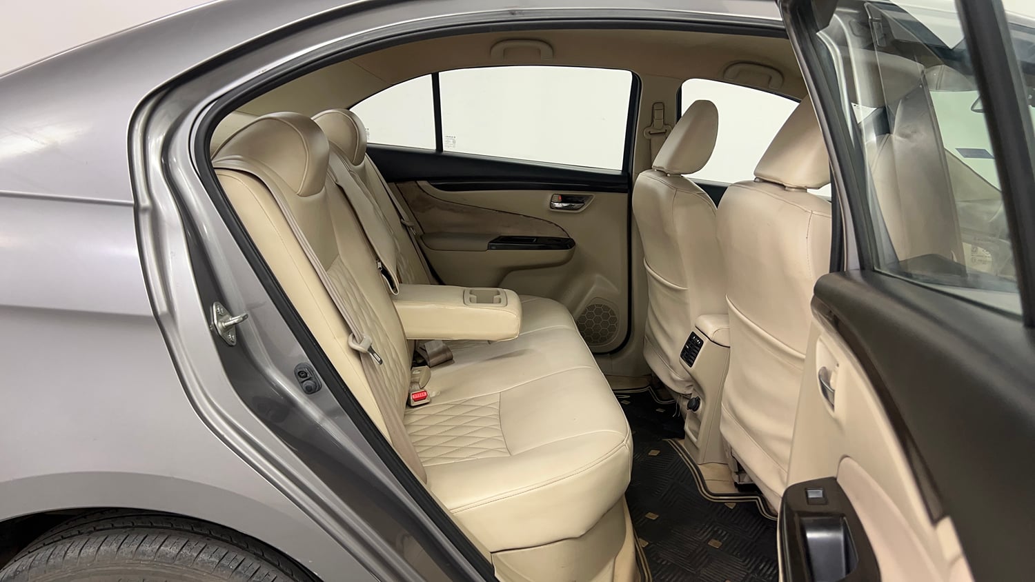 Used 2016 Maruti Suzuki Ciaz VXi+ Petrol Manual interior RIGHT SIDE REAR DOOR CABIN VIEW