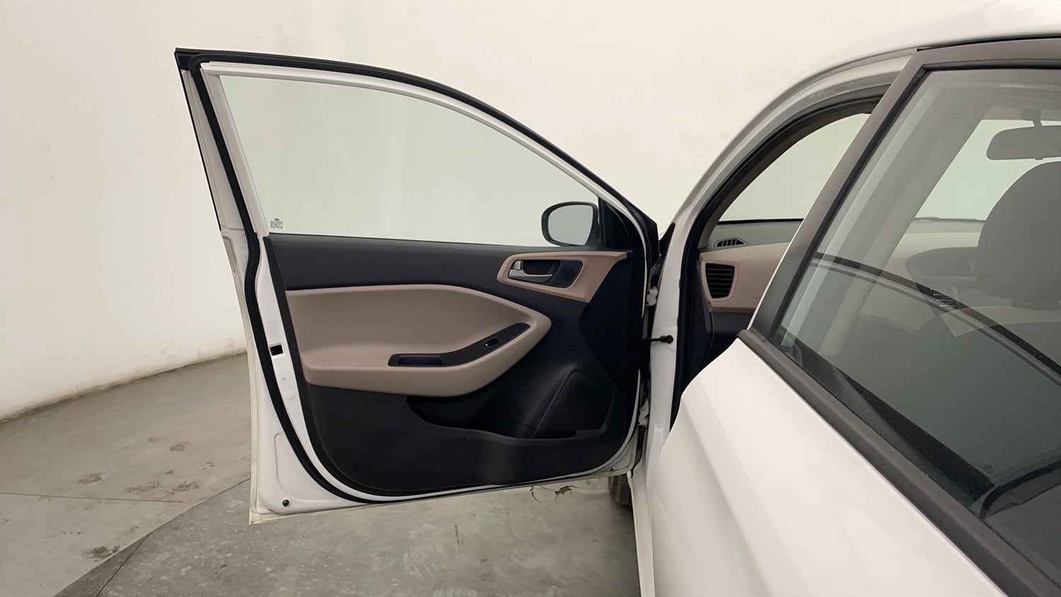 Used 2016 Hyundai Elite i20 Asta 1.2 (O) Petrol Manual interior LEFT FRONT DOOR OPEN VIEW