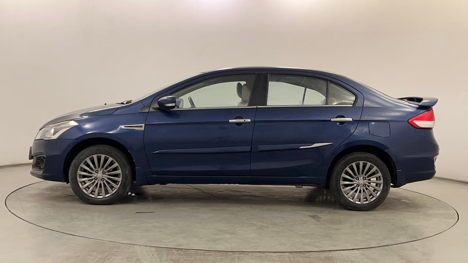Used 2017 Maruti Suzuki Ciaz Alpha 1.4 AT Petrol Automatic exterior LEFT SIDE VIEW
