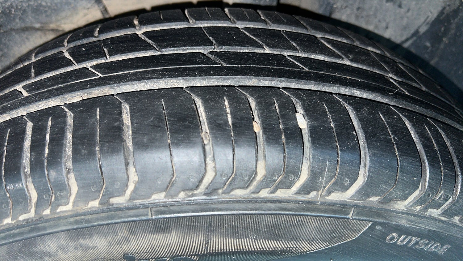 Used 2023 Tata Punch Adventure MT Petrol Manual tyres LEFT REAR TYRE TREAD VIEW