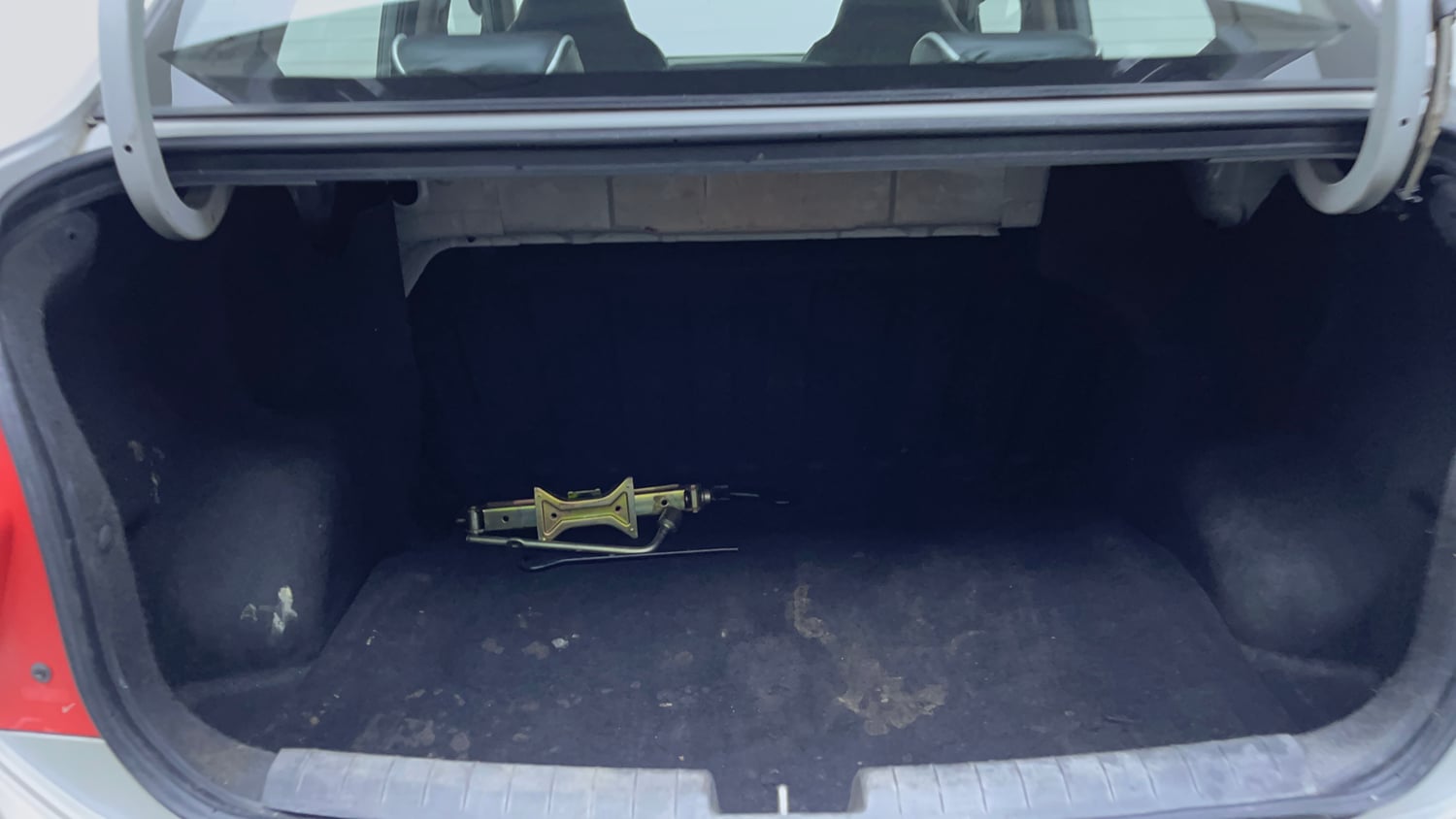 Used 2016 Hyundai Xcent SX 1.1 CRDi Diesel Manual interior DICKY INSIDE VIEW