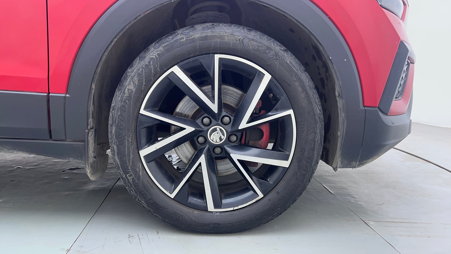 Used 2022 Skoda Kushaq Monte Carlo 1.5L TSI DSG Petrol Automatic tyres RIGHT FRONT TYRE RIM VIEW