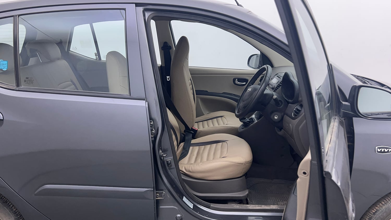 Used 2013 Hyundai i10 Sportz 1.2 Kappa2 Petrol Manual interior RIGHT SIDE FRONT DOOR CABIN VIEW