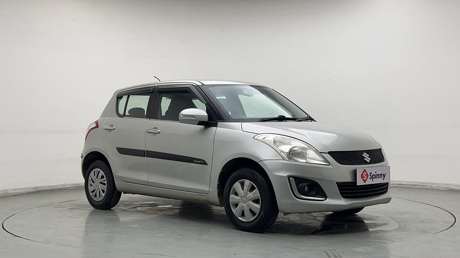 Used 2015 Maruti Suzuki Swift VXi Petrol Manual exterior RIGHT FRONT CORNER VIEW