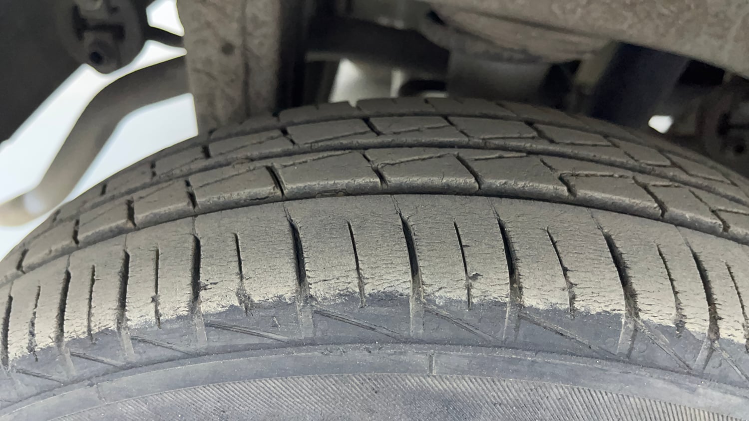 Used 2021 Maruti Suzuki Alto 800 LXi Petrol Manual tyres RIGHT REAR TYRE TREAD VIEW