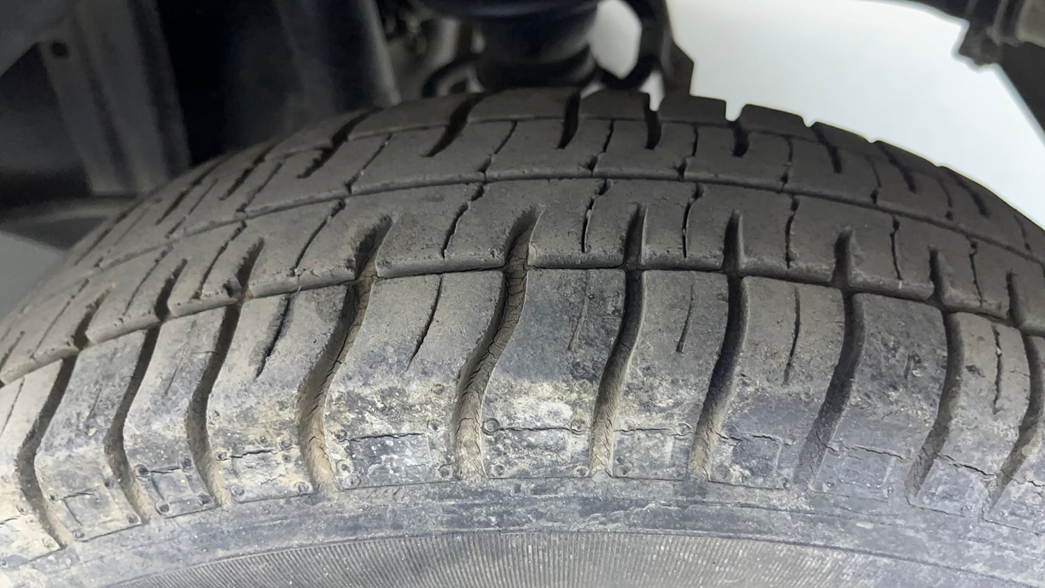 Used 2018 Maruti Suzuki Alto 800 LXi Petrol Manual tyres LEFT REAR TYRE TREAD VIEW