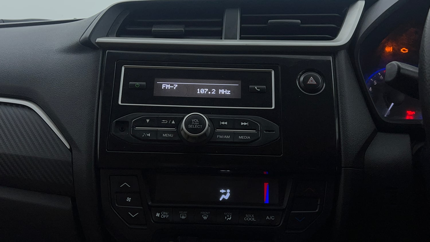 Used 2016 Honda Brio S MT Petrol Manual top_features Integrated (in-dash) music system