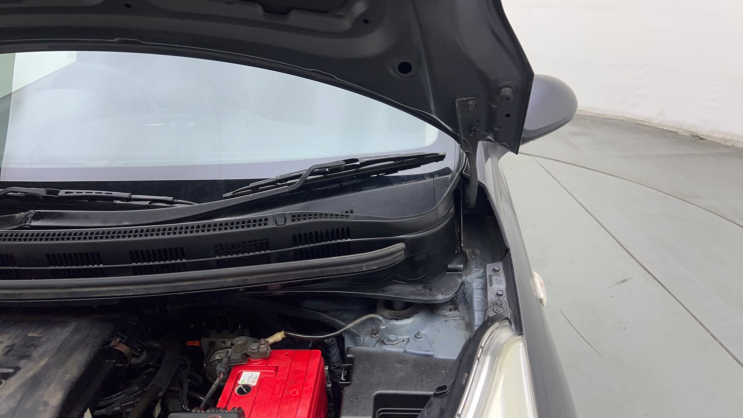 Used 2018 Hyundai Grand i10 Magna 1.2 Kappa VTVT Petrol Manual engine ENGINE LEFT SIDE HINGE & APRON VIEW