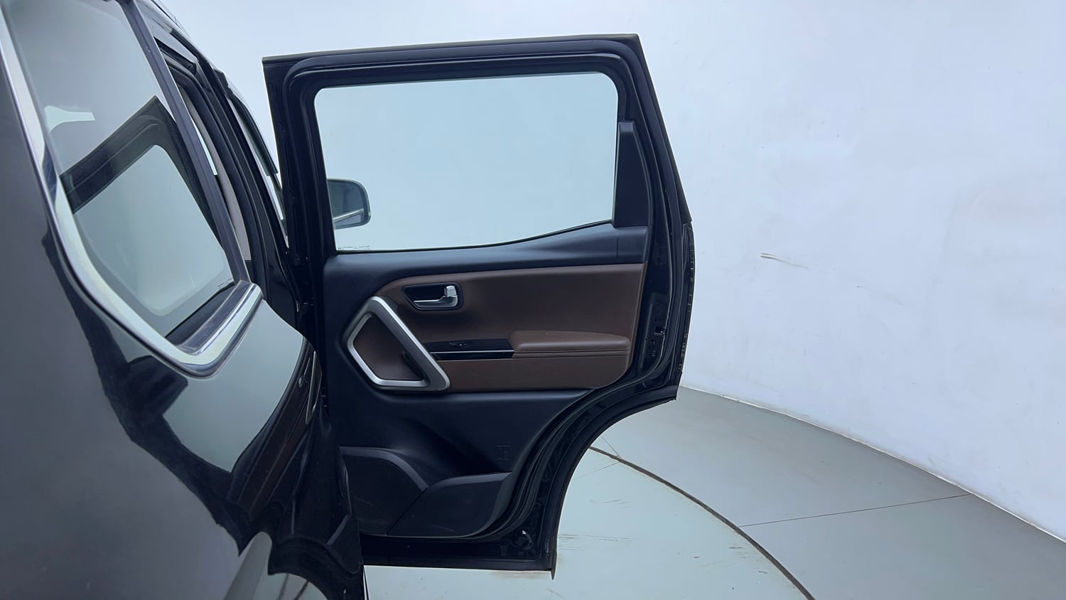 Used 2024 Mahindra Scorpio N Z8 L Diesel AT 4WD 7 STR Diesel Automatic interior RIGHT REAR DOOR OPEN VIEW