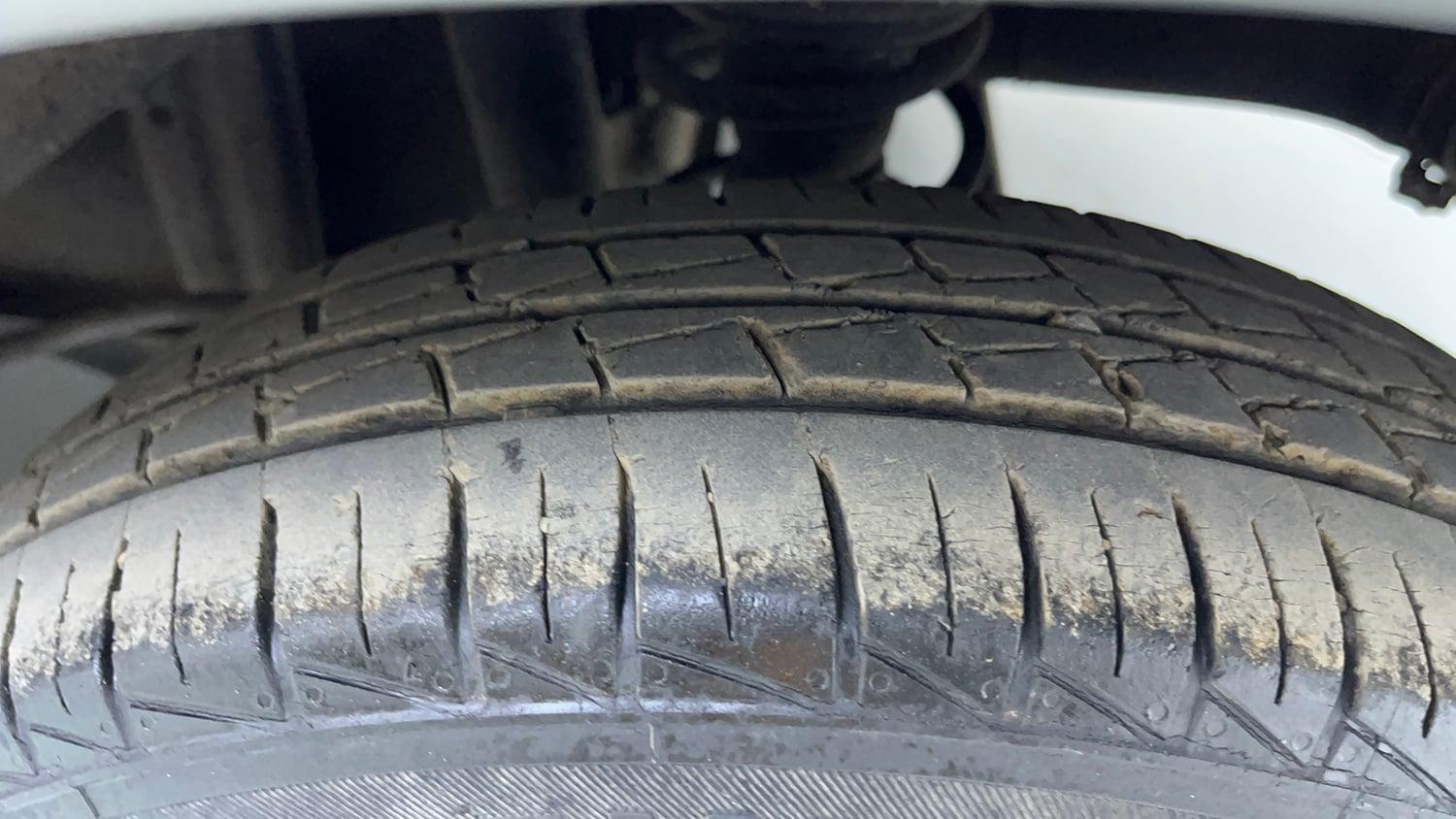 Used 2020 Maruti Suzuki Alto 800 LXi Petrol Manual tyres LEFT REAR TYRE TREAD VIEW