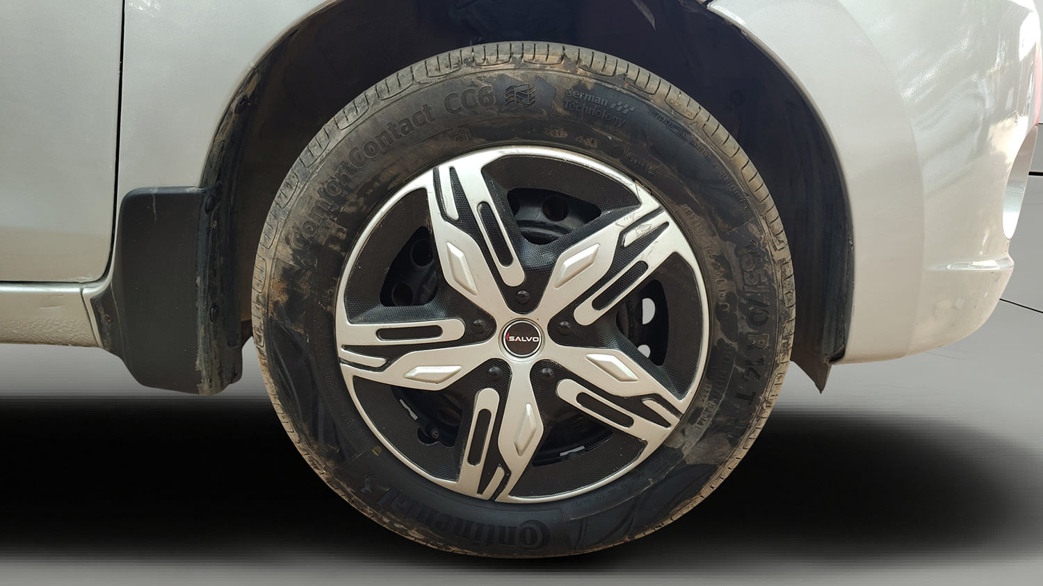 Used 2017 Maruti Suzuki Celerio VXi AMT Petrol Automatic tyres RIGHT FRONT TYRE RIM VIEW