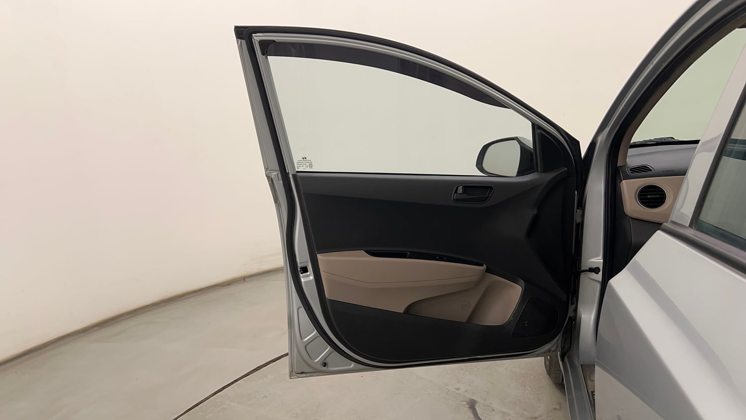 Used 2019 Hyundai Grand i10 Magna 1.2 Kappa VTVT CNG Cng Manual interior LEFT FRONT DOOR OPEN VIEW