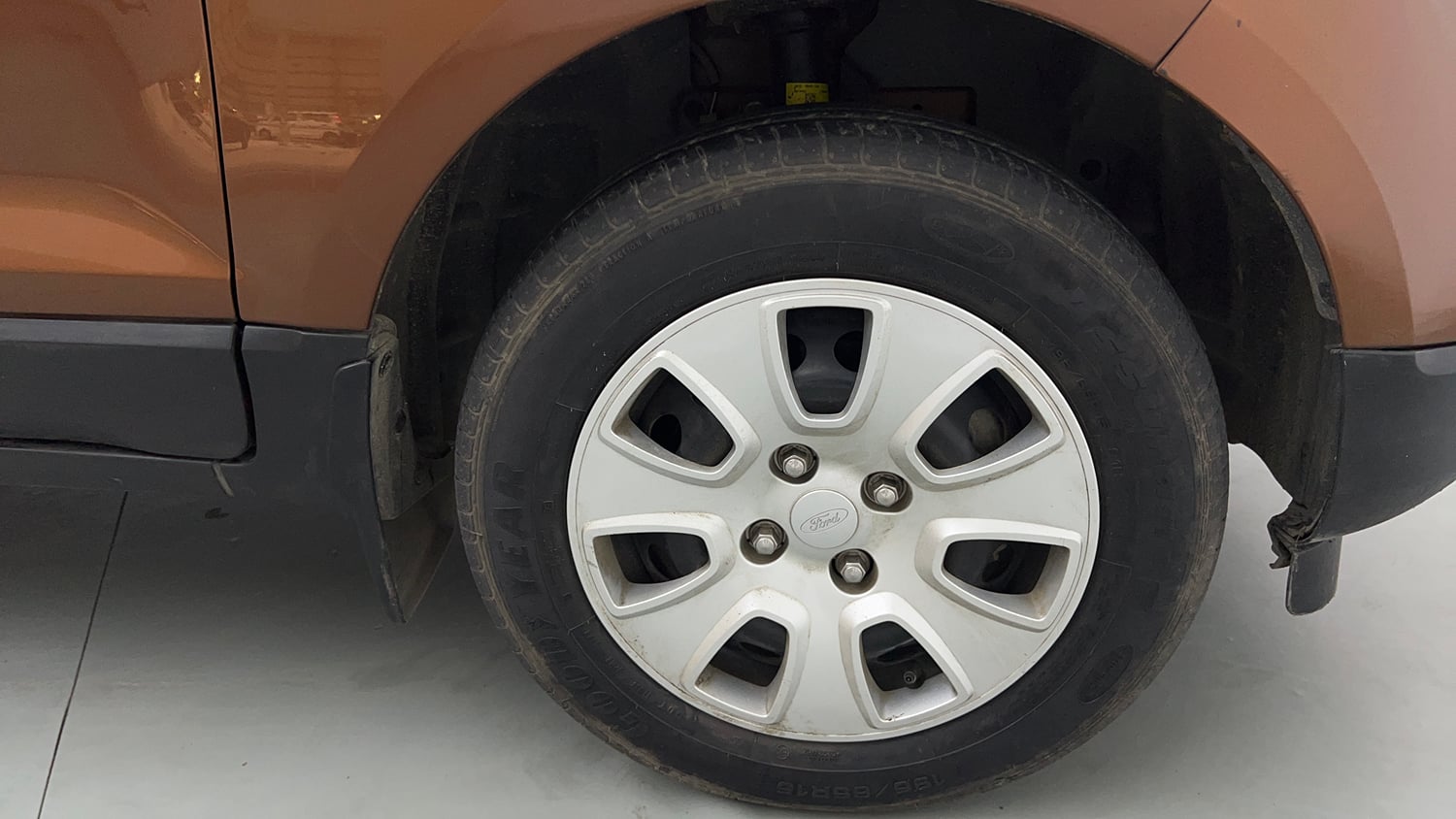 Used 2018 Ford EcoSport Ambiente 1.5L Ti-VCT Petrol Manual tyres RIGHT FRONT TYRE RIM VIEW