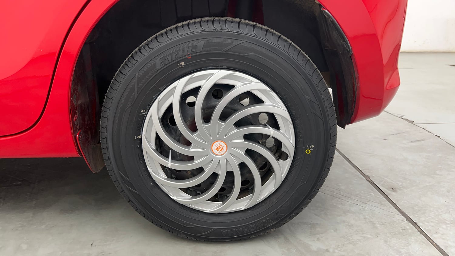 Used 2020 Maruti Suzuki Swift LXi Petrol Manual tyres LEFT REAR TYRE RIM VIEW