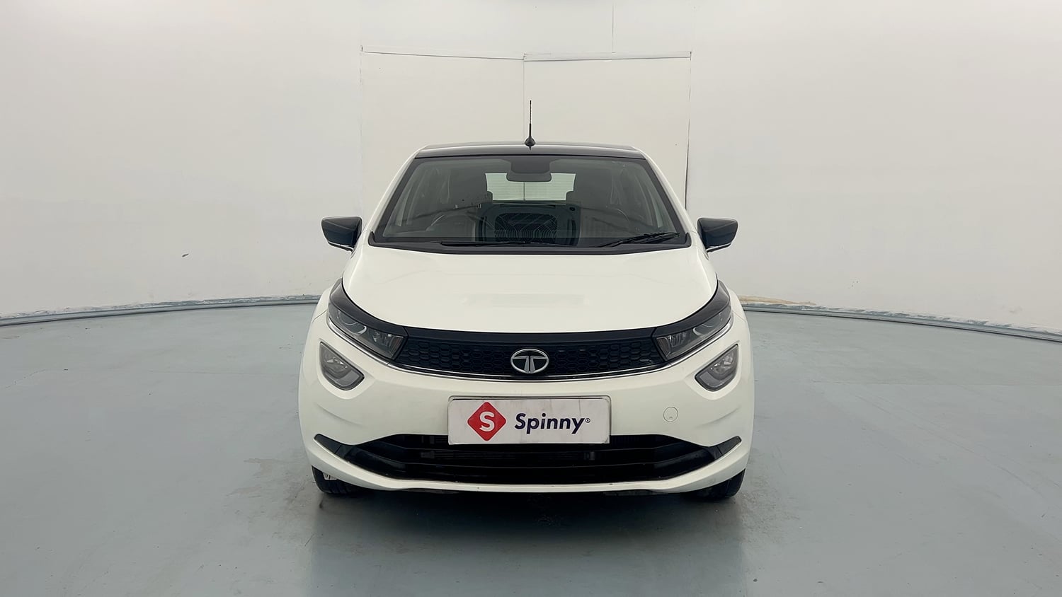 Used 2022 Tata Altroz XZ Plus Diesel Diesel Manual exterior FRONT VIEW