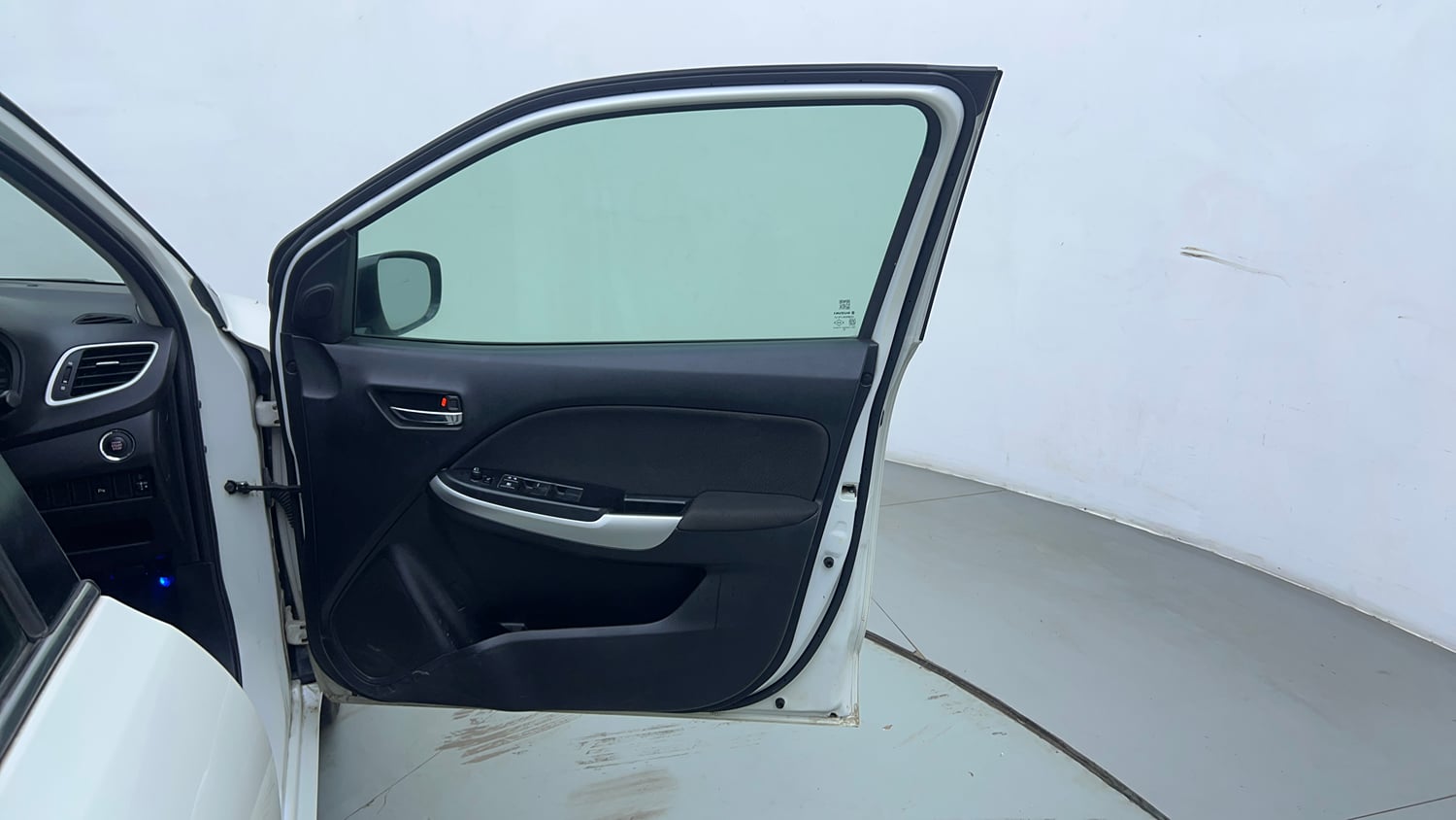 Used 2018 Maruti Suzuki Baleno Alpha 1.2 Petrol Manual interior RIGHT FRONT DOOR OPEN VIEW