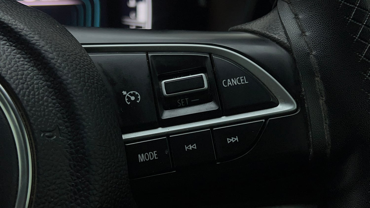 Used 2023 Maruti Suzuki Grand Vitara Zeta Plus Intelligent Hybrid eCVT Hybrid Automatic top_features Cruise control