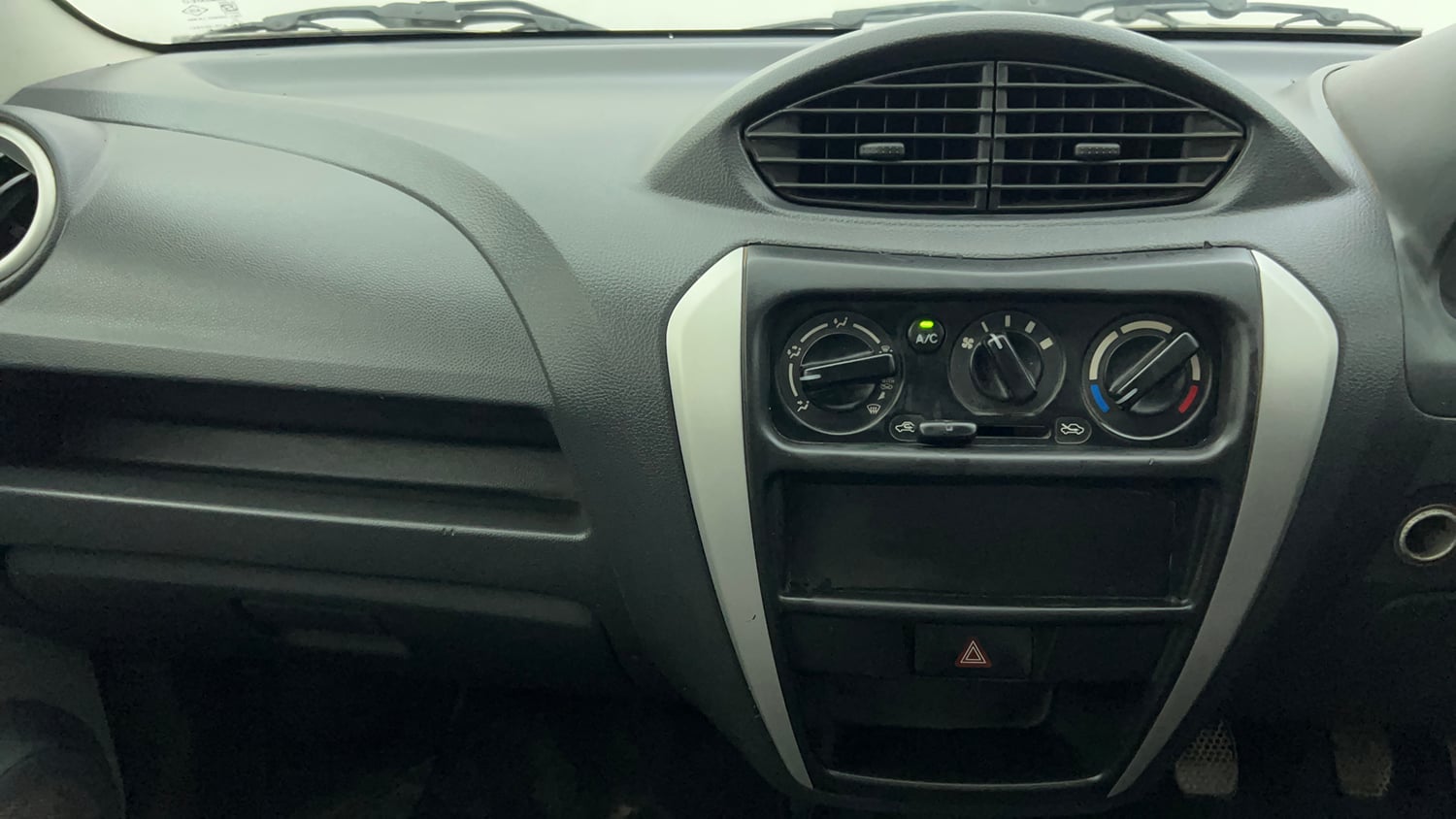 Used 2018 Maruti Suzuki Alto 800 LXi Petrol Manual interior MUSIC SYSTEM & AC CONTROL VIEW