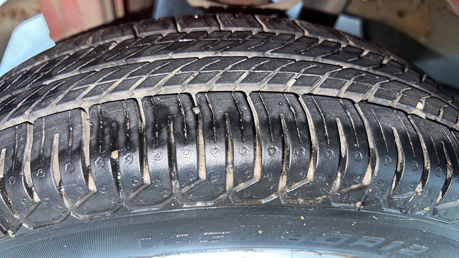 Used 2013 Maruti Suzuki Alto 800 Lx Petrol Manual tyres RIGHT REAR TYRE TREAD VIEW