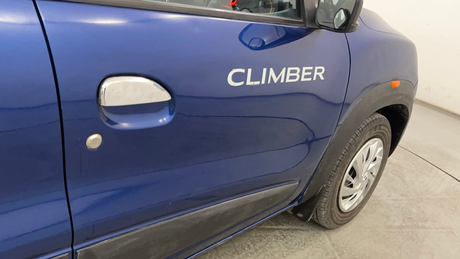 Used 2018 Renault Kwid CLIMBER 1.0 Petrol Manual dents MINOR SCRATCH