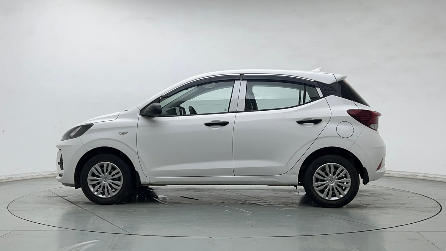 Used 2026 Hyundai Grand i10 Nios Sportz 1.2 Hy-CNG Duo Cng Manual exterior LEFT SIDE VIEW