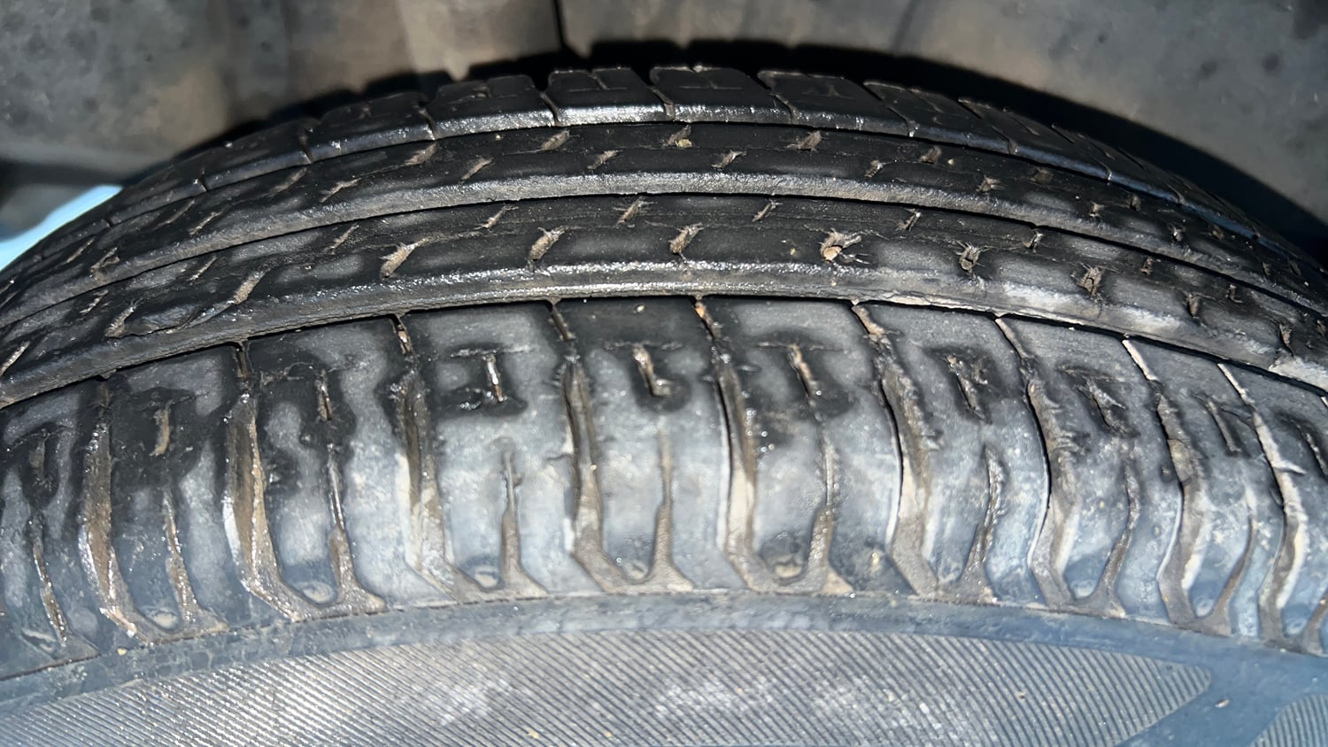 Used 2019 Maruti Suzuki Swift VXi Petrol Manual tyres RIGHT REAR TYRE TREAD VIEW