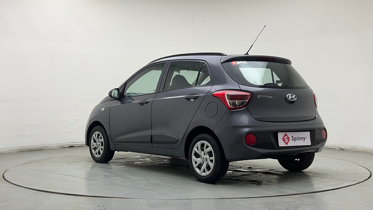 Used 2018 Hyundai Grand i10 Magna 1.2 Kappa VTVT Petrol Manual exterior LEFT REAR CORNER VIEW
