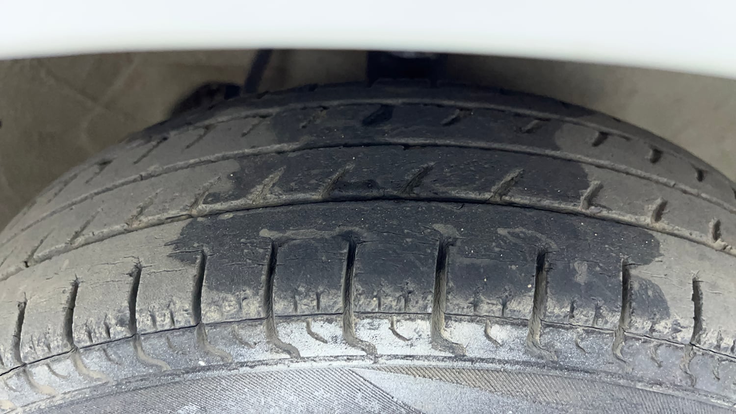 Used 2013 Maruti Suzuki Alto 800 Lxi Petrol Manual tyres RIGHT FRONT TYRE TREAD VIEW