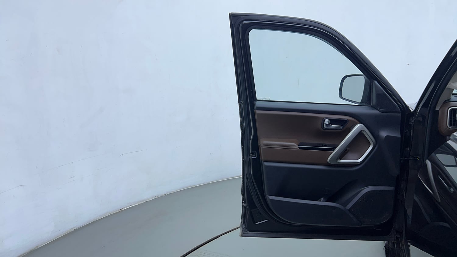 Used 2024 Mahindra Scorpio N Z8 L Diesel AT 4WD 7 STR Diesel Automatic interior LEFT FRONT DOOR OPEN VIEW