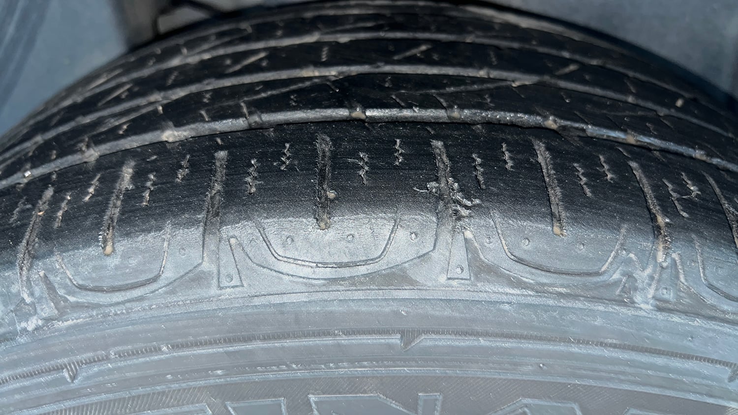 Used 2022 Jeep Compass Sport 1.4 Petrol Petrol Manual tyres RIGHT REAR TYRE TREAD VIEW