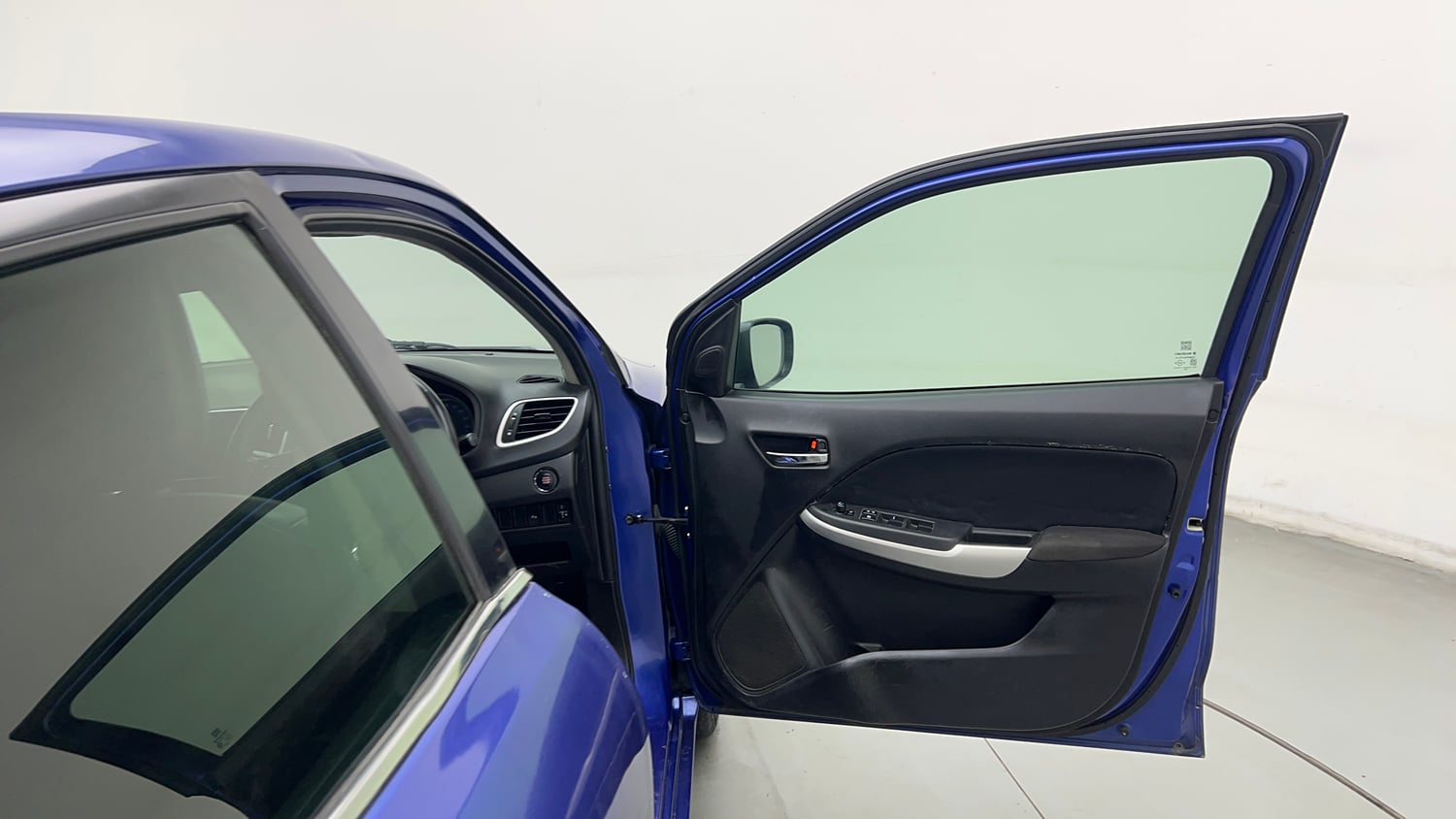 Used 2017 Maruti Suzuki Baleno Alpha 1.2 Petrol Manual interior RIGHT FRONT DOOR OPEN VIEW