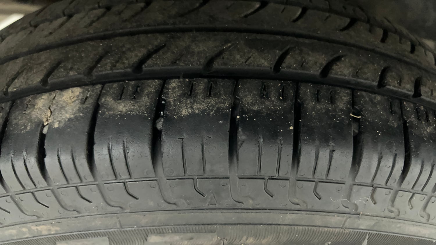 Used 2018 Maruti Suzuki Swift LXi Petrol Manual tyres RIGHT REAR TYRE TREAD VIEW