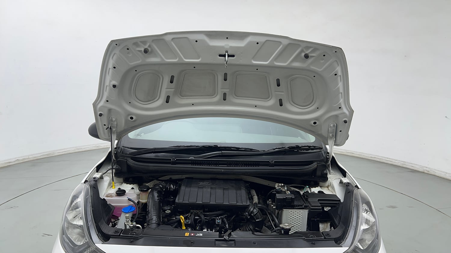 Used 2026 Hyundai Grand i10 Nios Sportz 1.2 Hy-CNG Duo Cng Manual engine ENGINE & BONNET OPEN FRONT VIEW