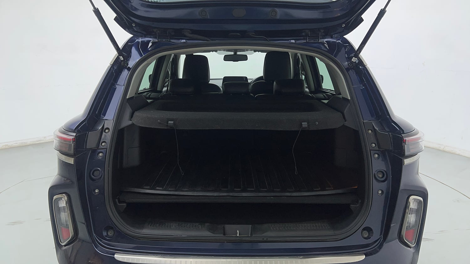 Used 2023 Maruti Suzuki Grand Vitara Zeta Plus Intelligent Hybrid eCVT Hybrid Automatic interior DICKY INSIDE VIEW