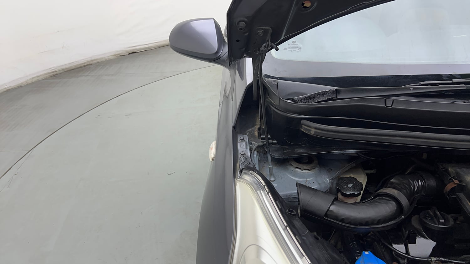Used 2018 Hyundai Grand i10 Magna 1.2 Kappa VTVT Petrol Manual engine ENGINE RIGHT SIDE HINGE & APRON VIEW