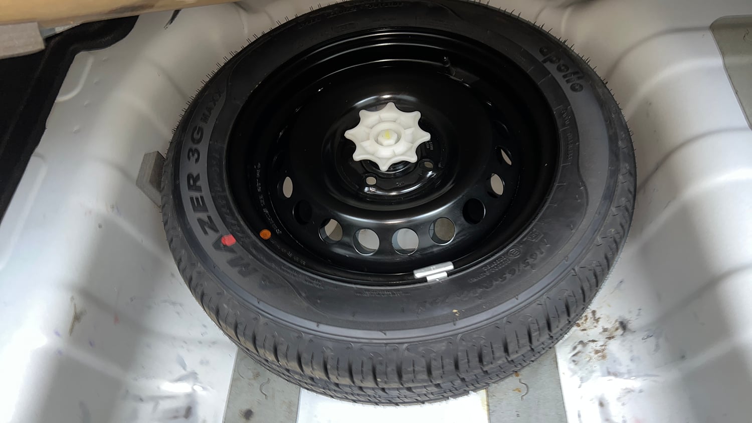 Used 2018 Hyundai Xcent SX Petrol Manual tyres SPARE TYRE VIEW