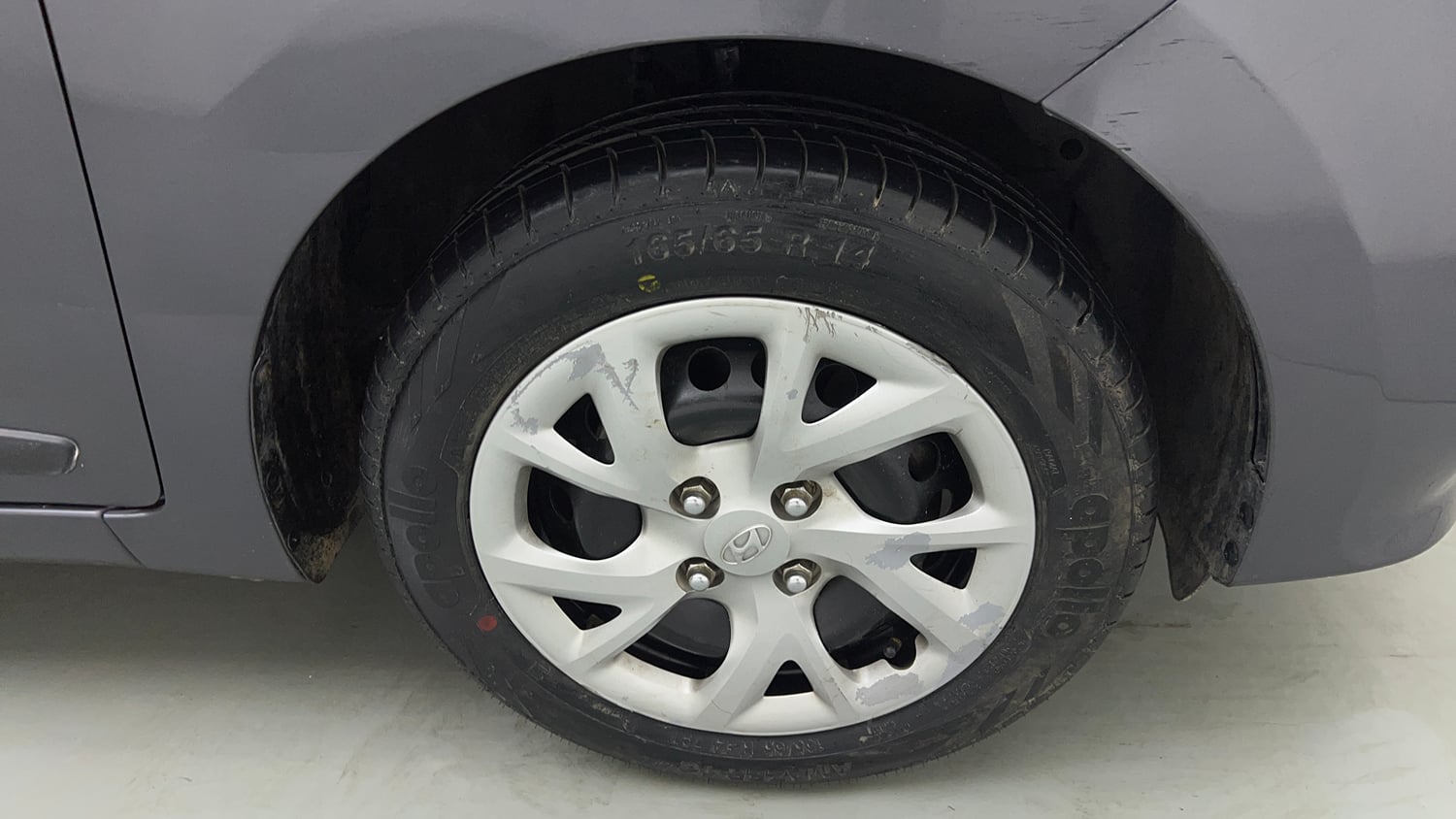 Used 2018 Hyundai Grand i10 Magna 1.2 Kappa VTVT Petrol Manual tyres RIGHT FRONT TYRE RIM VIEW