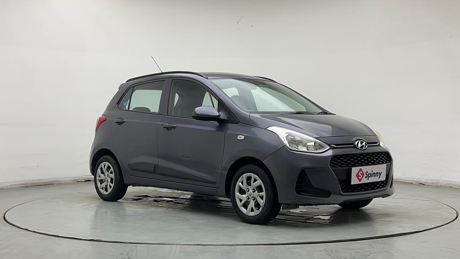 Used 2018 Hyundai Grand i10 Magna 1.2 Kappa VTVT Petrol Manual exterior RIGHT FRONT CORNER VIEW