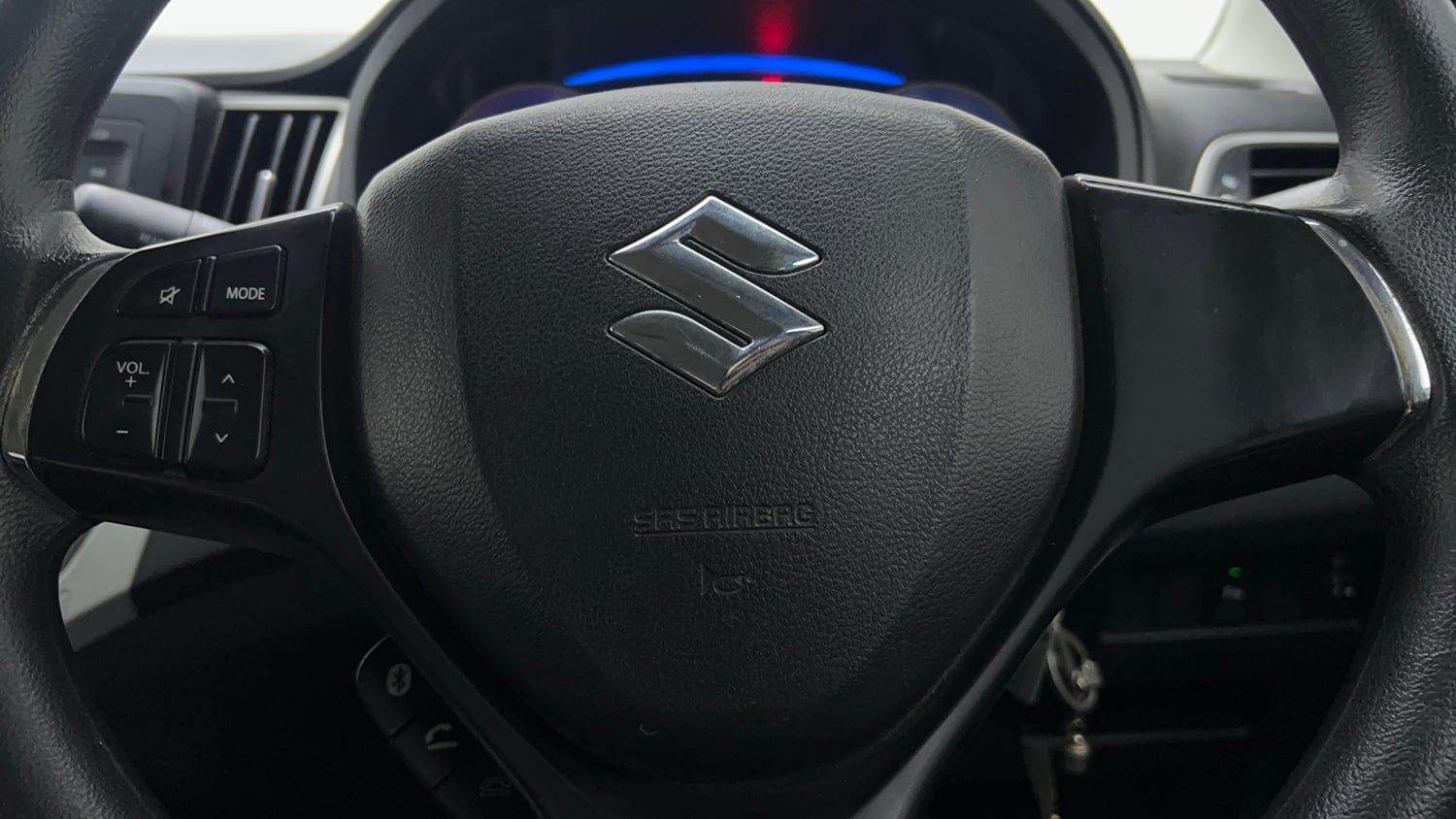 Used 2017 Maruti Suzuki Baleno Delta 1.2 Petrol Manual top_features Airbags