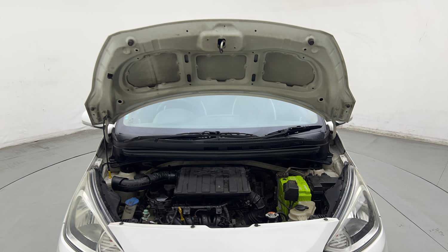 Used 2018 Hyundai Xcent SX Petrol Manual engine ENGINE & BONNET OPEN FRONT VIEW