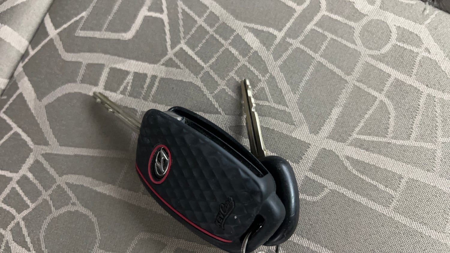 Used 2016 Hyundai Xcent SX 1.1 CRDi Diesel Manual extra CAR KEY VIEW