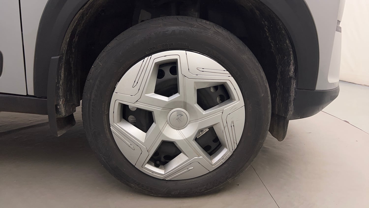 Used 2026 Tata Nexon Pure Plus 1.2 Petrol 6AMT Petrol Automatic tyres RIGHT FRONT TYRE RIM VIEW
