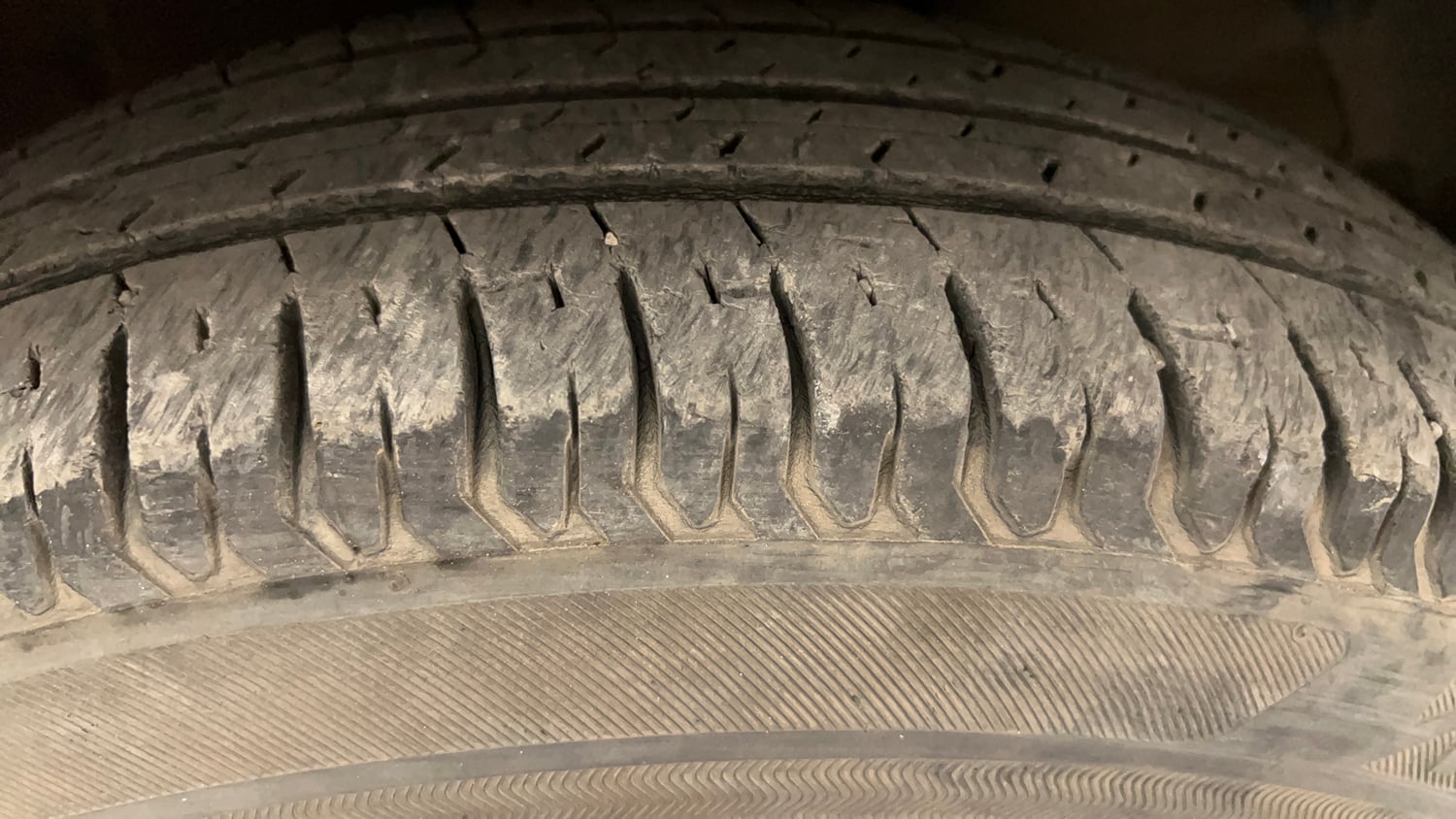 Used 2019 Maruti Suzuki Dzire VXi Petrol Manual tyres RIGHT FRONT TYRE TREAD VIEW