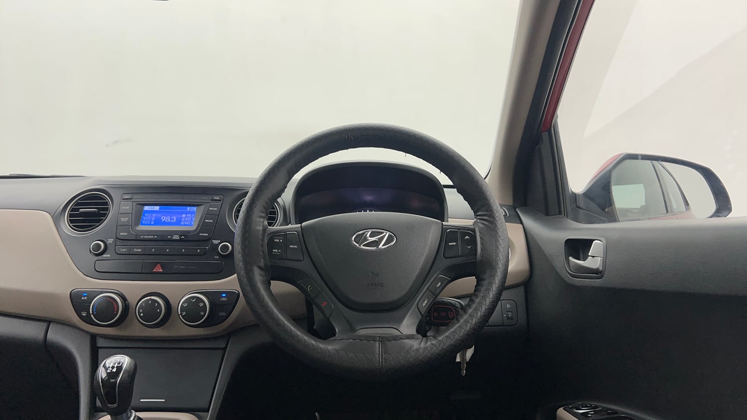 Used 2016 Hyundai Xcent SX 1.1 CRDi Diesel Manual interior STEERING VIEW
